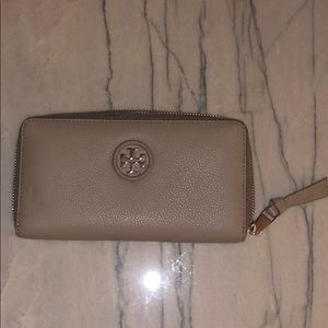 Tory Burch wallet